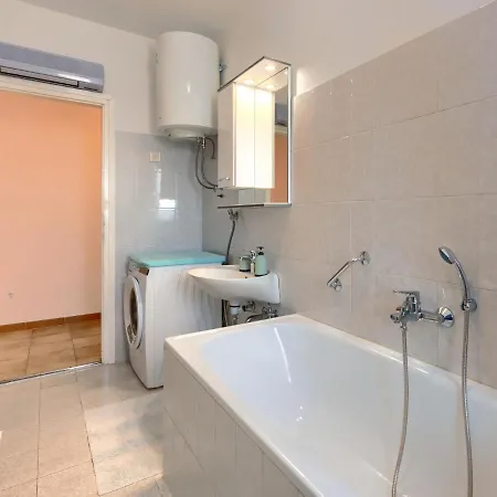 Jurican - Kst417 By Interhome * Visnjan